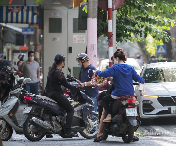 Tiểu thương tại phố Hàng Mã: 