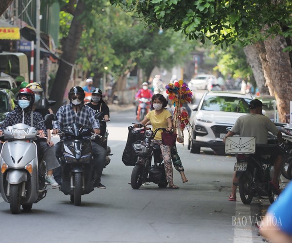 Tiểu thương tại phố Hàng Mã: 