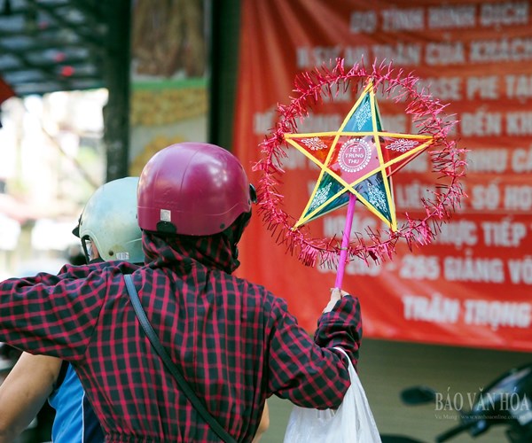 Tiểu thương tại phố Hàng Mã: 