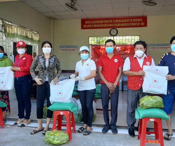 Hội Chữ thập đỏ Kiên Giang: Kết nối cộng đồng-Vượt qua thách thức - Anh 1