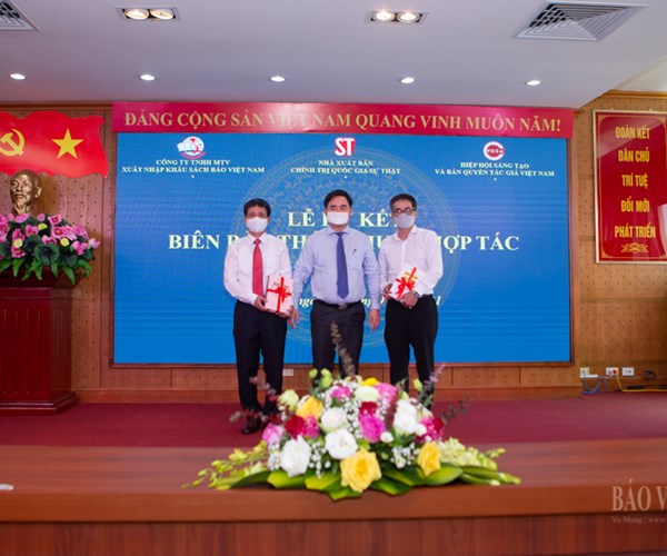 Nhà Xuất bản Chính trị Quốc gia Sự thật mở rộng hợp tác về bảo hộ bản quyền - Anh 3