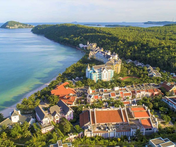 Chiem nguong net kien truc dep tho mong ben bien ngoc Nam Phu Quoc - Anh 7
