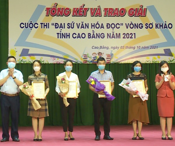 Trao giải cuộc thi Đại sứ văn hóa đọc Cao Bằng năm 2021 - Anh 1