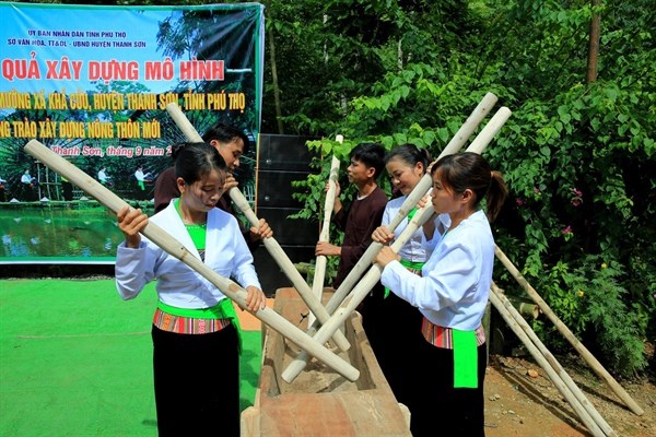 Bảo tồn văn hóa truyền thống dân tộc Dao, Mường gắn với phát triển du lịch - Anh 1