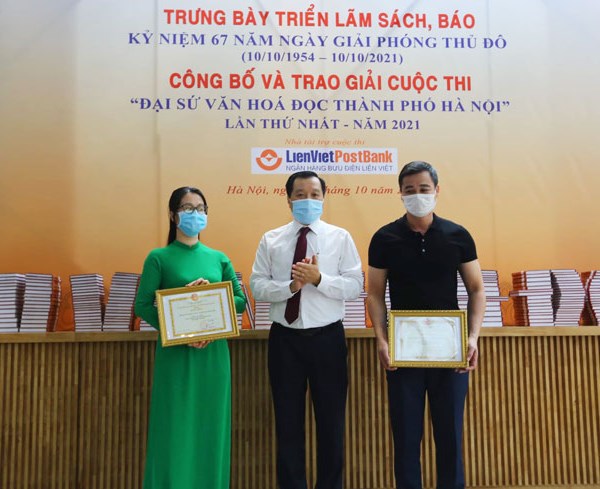 Trao giải Cuộc thi 