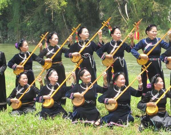 Phát huy bản sắc văn hóa dân tộc góp phần đẩy lùi các hủ tục lạc hậu - Anh 1