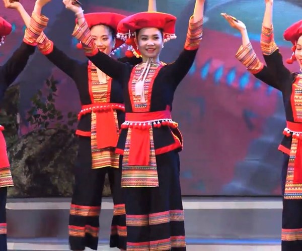 “San sẻ yêu thương – Vượt qua đại dịch” số 7: Đưa nghệ thuật dân gian đến với công chúng - Anh 3