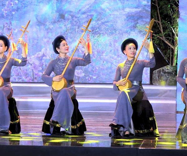 Chương trình nghệ thuật  “San sẻ yêu thương, Vượt qua đại dịch” số 7: Mong sẽ có nhiều chương trình đẹp như thế! - Anh 7