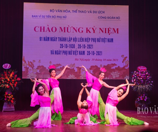 Bộ VHTTDL tổ chức kỷ niệm 91 năm ngày thành lập Hội Liên hiệp Phụ nữ Việt Nam - Anh 5