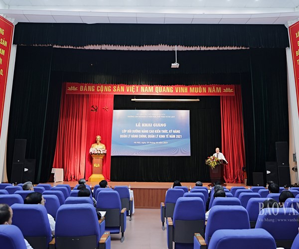Khai giảng Lớp bồi dưỡng kiến thức, kỹ năng quản lý hành chính, quản lý kinh tế năm 2021 - Anh 4
