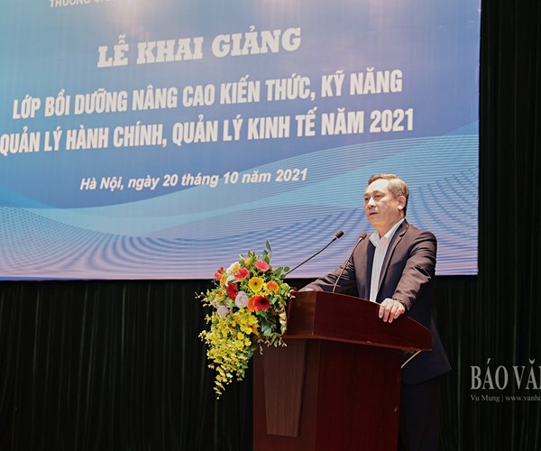Khai giảng Lớp bồi dưỡng kiến thức, kỹ năng quản lý hành chính, quản lý kinh tế năm 2021 - Anh 2