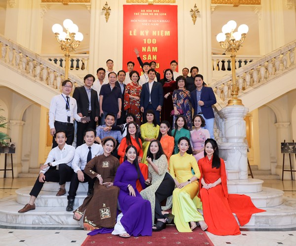 Các thế hệ nghệ sĩ kịch nói hội tụ tại Gala “Tinh hoa hội tụ 100 năm sân khấu kịch nói” - Anh 9