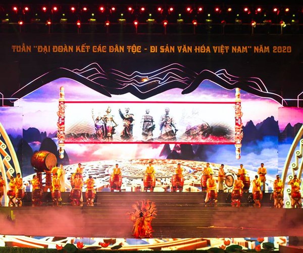 Tôn vinh bản sắc 54 dân tộc trong Tuần 