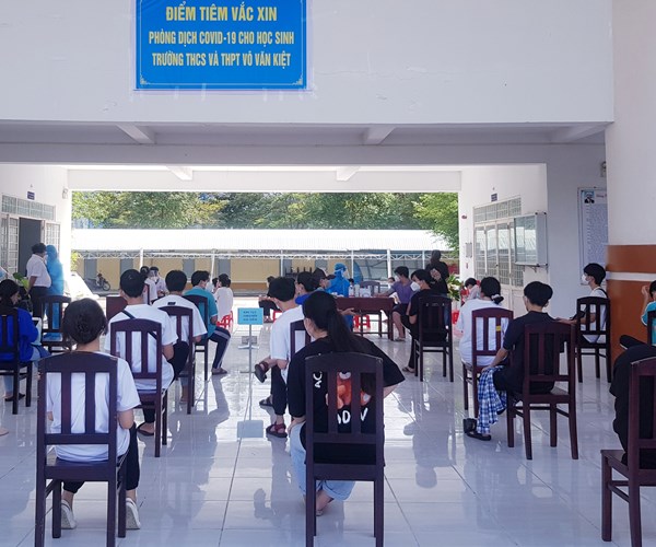 Kiên Giang có thầy thuốc tư vấn, điều trị người mắc Covid-19 tại nhà - Anh 1