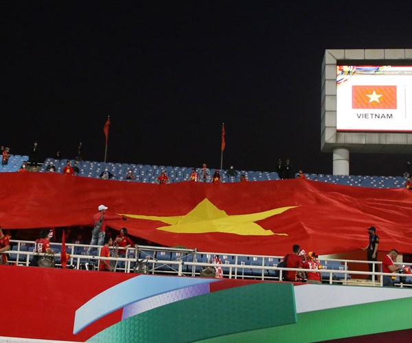 Khong khi san My Dinh truoc gio bong lan tran Viet Nam-Nhat Ban - Anh 1