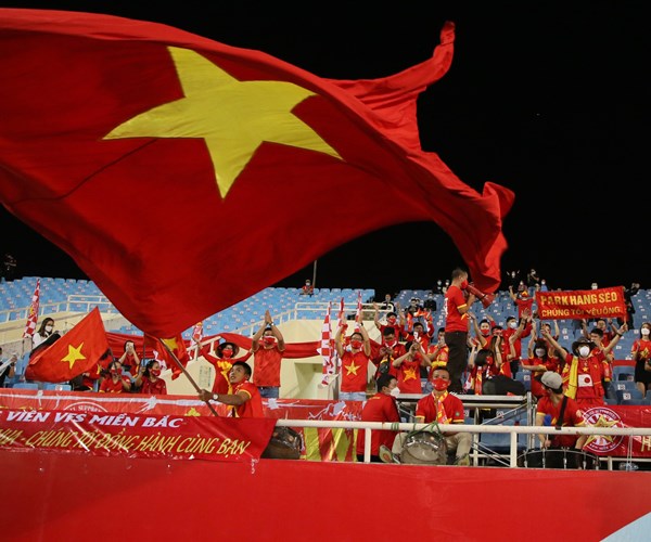 Khong khi san My Dinh truoc gio bong lan tran Viet Nam-Nhat Ban - Anh 3
