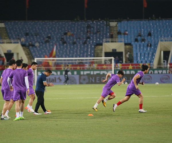 Khong khi san My Dinh truoc gio bong lan tran Viet Nam-Nhat Ban - Anh 5