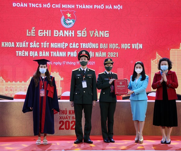 90 thủ khoa xuất sắc ghi danh sổ vàng tại Văn Miếu - Quốc Tử Giám - Anh 8