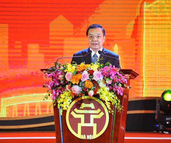 Hà Nội: Tuyên dương 90 thủ khoa xuất sắc tốt nghiệp các trường đại học, học viện - Anh 2