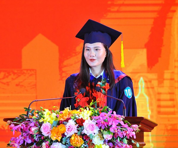 Hà Nội: Tuyên dương 90 thủ khoa xuất sắc tốt nghiệp các trường đại học, học viện - Anh 6