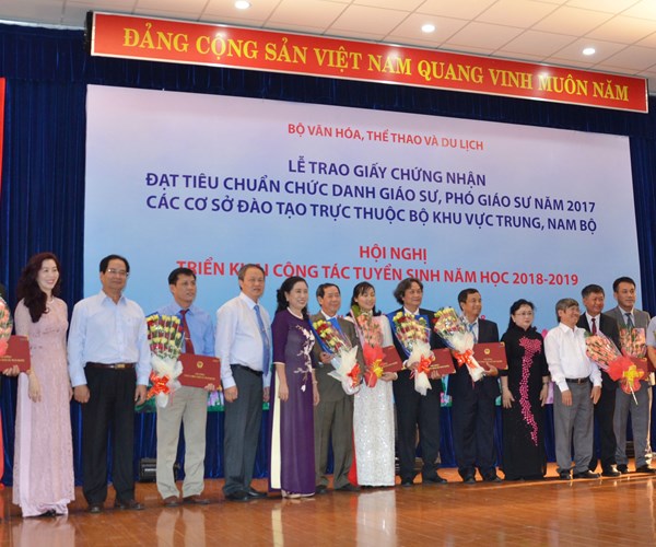 TRIỂN KHAI CÔNG TÁC TUYỂN SINH 2018-2019: Ổn định và chủ động - Anh 2