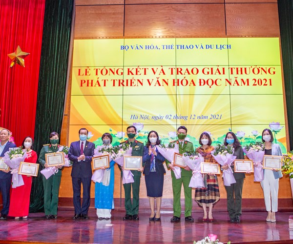 19 tập thể và 14 cá nhân được vinh danh tại Lễ trao giải cuộc thi Phát triển văn hóa đọc năm 2021 - Anh 3
