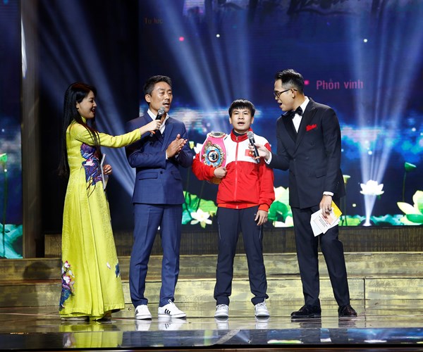“Hồ Chí Minh - Hành trình khát vọng 2021”: Yêu Bác lòng ta trong sáng hơn - Anh 4