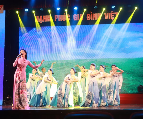 Tăng cường sự lãnh đạo  của Đảng đối với công tác xây dựng gia đình trong tình hình mới - Anh 2