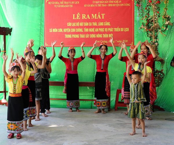 Phe duyet De an “Bao ton, phat huy gia tri dan ca, dan vu, dan nhac cua cac dan toc thieu so gan voi phat trien du lich - Anh 1