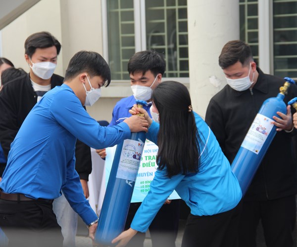 Khởi động chương trình “Hà Nội nghĩa tình - ATM Oxy miễn phí” - Anh 3
