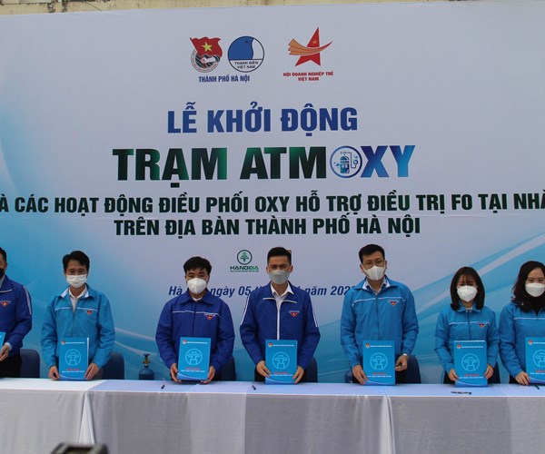 Khởi động chương trình “Hà Nội nghĩa tình - ATM Oxy miễn phí” - Anh 2