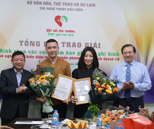Trao giải các sản phẩm ghi âm, ghi hình về nghệ thuật biểu diễn tuyên truyền phòng, chống Covid-19 - Anh 1
