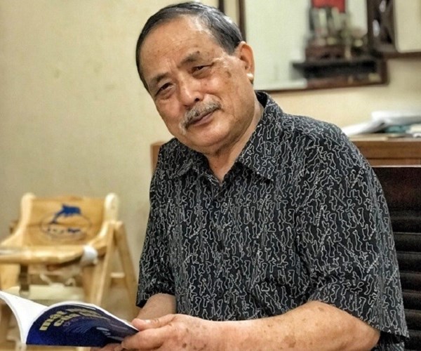 Nhà thơ Y Phương, tác giả bài thơ 'Nói với con' đột ngột qua đời - Anh 1