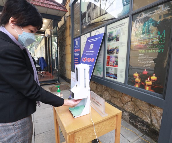 Cac di tich, danh lam thang canh Ha Noi mo cua don khach tro lai - Anh 3