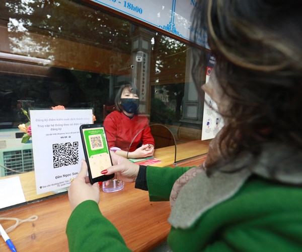 Cac di tich, danh lam thang canh Ha Noi mo cua don khach tro lai - Anh 7