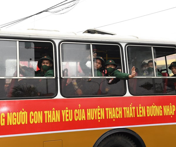 Thanh nien Ha Noi phan khoi, san sang len duong nhap ngu - Anh 9