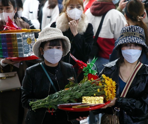 Chua Huong khong un tac trong ngay khai hoi - Anh 11