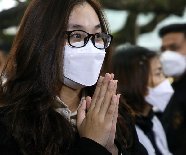 Chua Huong khong un tac trong ngay khai hoi - Anh 13