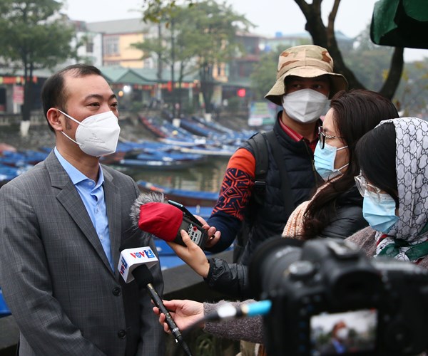 Chua Huong khong un tac trong ngay khai hoi - Anh 17
