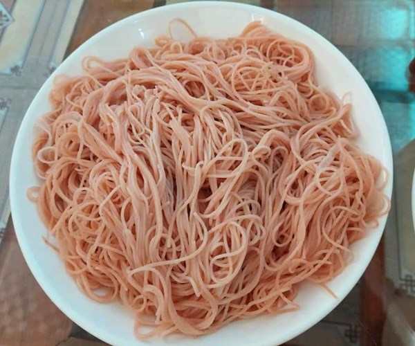 Lên Tây Bắc thưởng thức bún khô gạo lứt - Anh 2