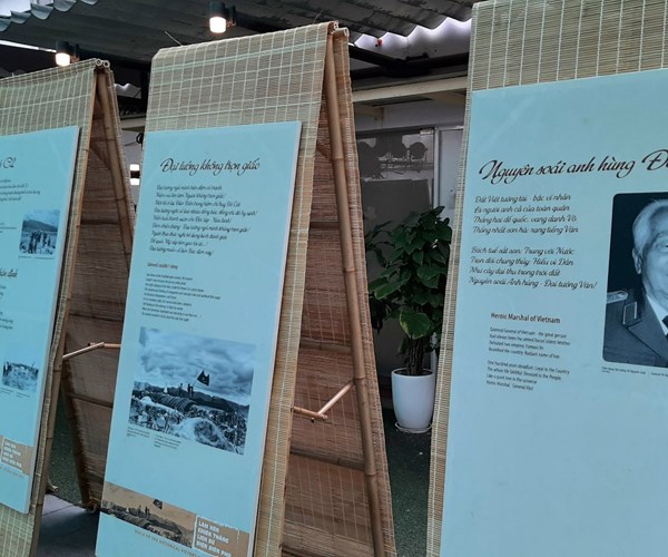 Điện Biên: Triển lãm thơ diễn ca lịch sử