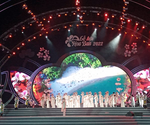 Trung bay, quang ba san pham du lich tai Le hoi Hoa Ban 2022 - Anh 7