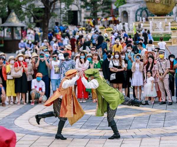 Đà Nẵng sẽ ưu tiên làm mới sản phẩm, dịch vụ du lịch - Anh 1