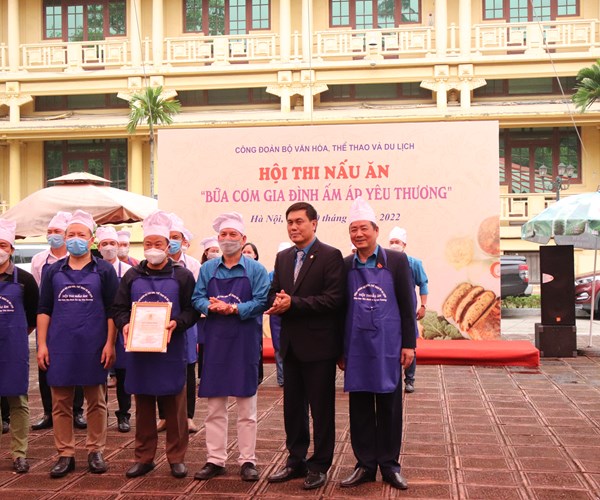 Công đoàn Bộ VHTTDL: Triển khai những nhiệm vụ trọng tâm công tác nữ công năm 2022 - Anh 7