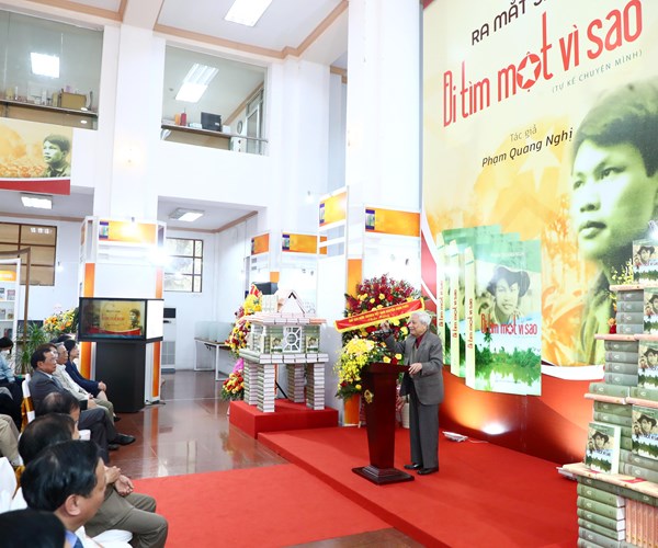 Nguyên Bí thư Hà Nội Phạm Quang Nghị ra mắt tự truyện 