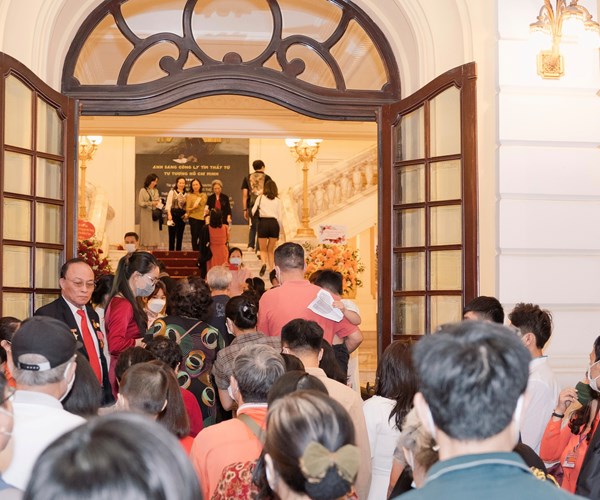 “Lá đơn thứ 72”: Thành công khi xây dựng hình tượng Bác Hồ trên sân khấu kịch - Anh 5