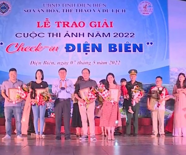 Trao giải cuộc thi ảnh 