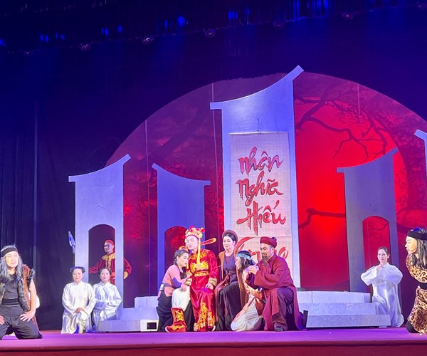 Vở cải lương “Những đứa con oan nghiệt”:  Tích xưa để giáo dục nay - Anh 1