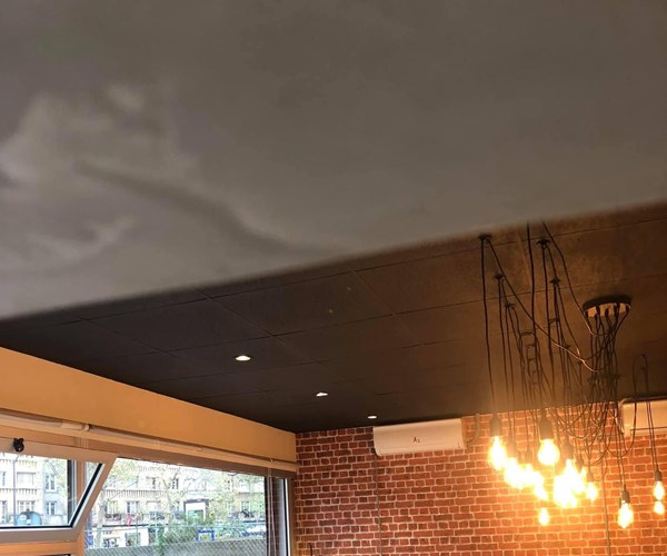 Góc phố cổ Hà Nội ở giữa Paris - Anh 1