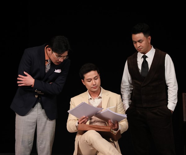 Vở kịch Hedda Gabler : Tiếp cận kịch kinh điển qua cách làm mới - Anh 3